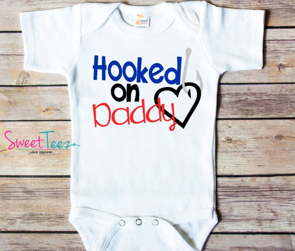 Hooked on Daddy Shirt Father's Day Shirt Baby Boy Girl Fishing Bodysui –  SweetTeez LLC