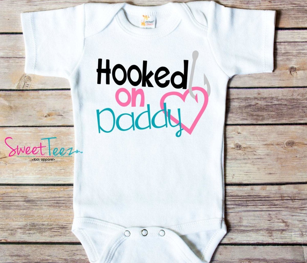 Hooked on Daddy Shirt Father's Day Shirt Baby Boy Girl Fishing Bodysuit  Shirt Toddler