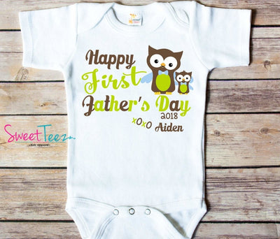 First Father's Day Shirt Owl Baby Girl Boy Bodysuit or Bib Personalized with Name Year Gift for Daddy - SweetTeez LLC